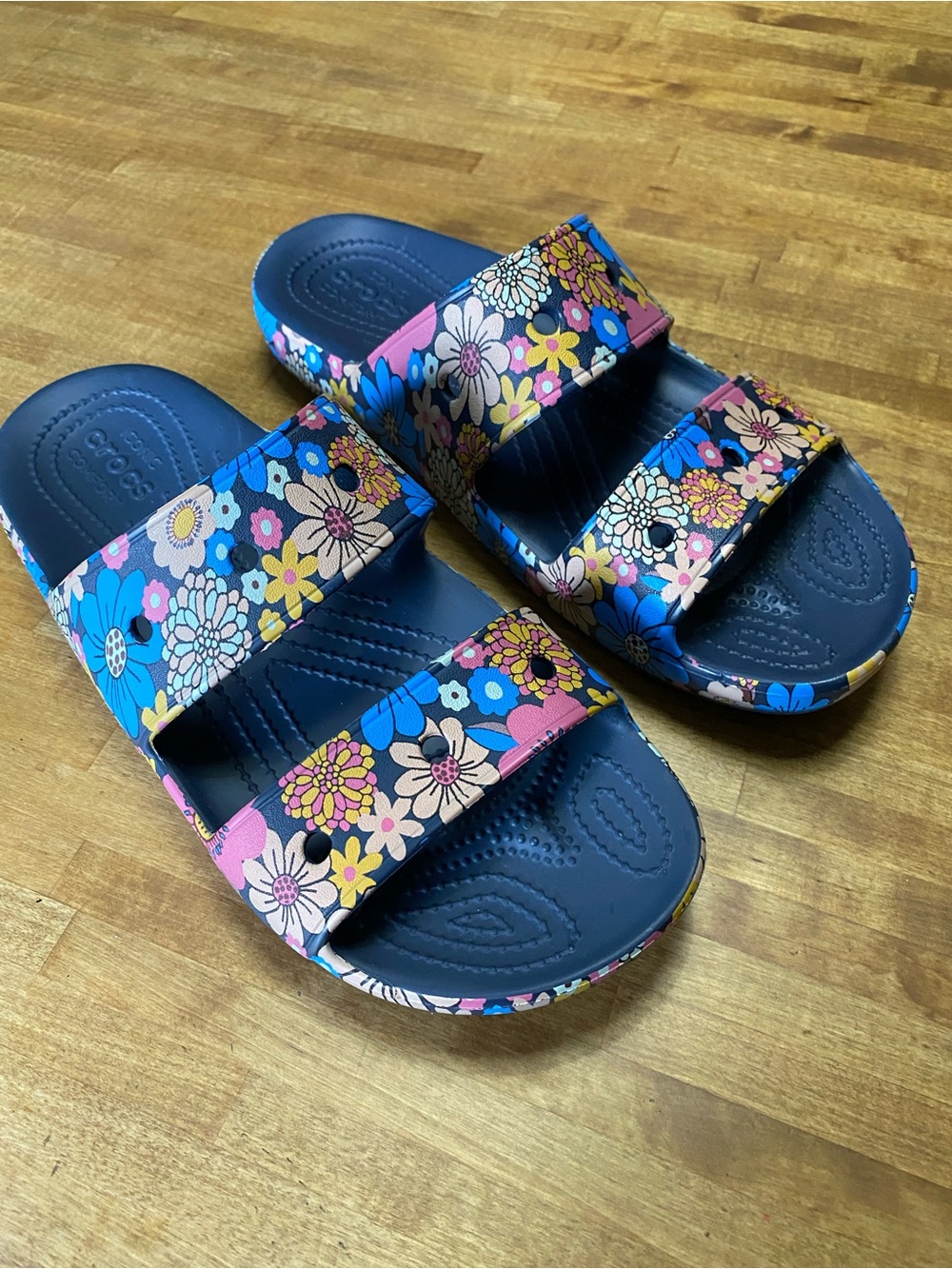 CROCS  floral print  W10